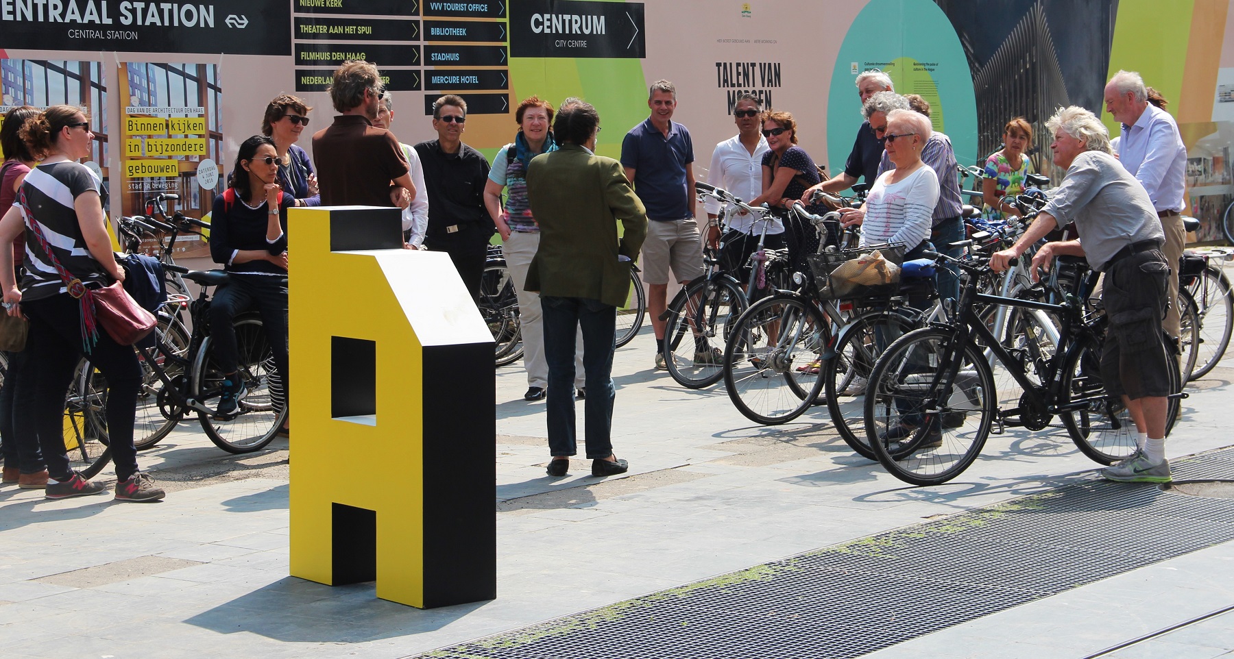 Fietstocht op Dag van de Architectuur Den Haag DvdA