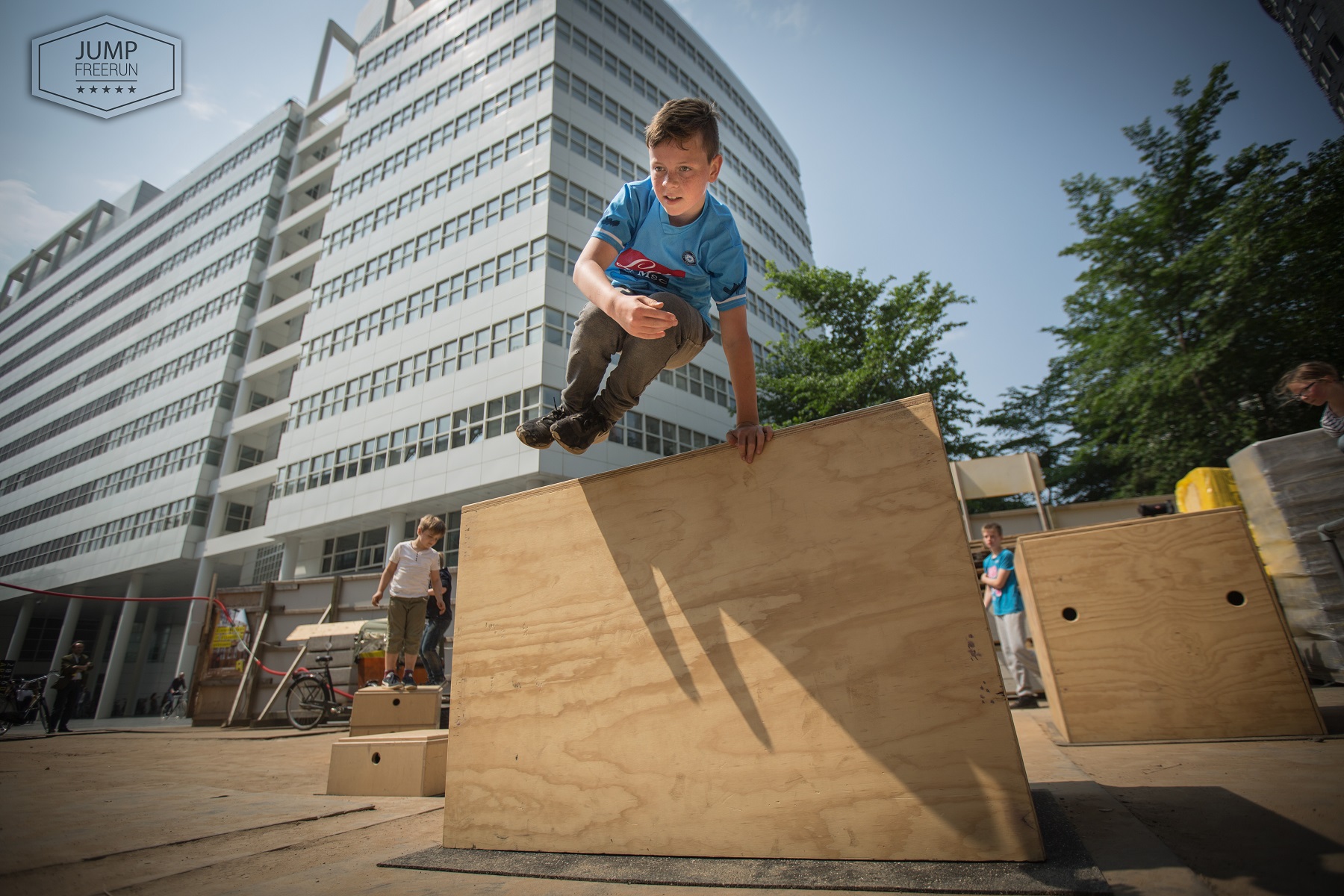 Freerunning voor stadhuis den haag