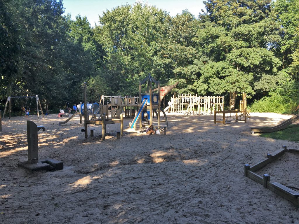 1. Zandspeeltuin Meer en Bos