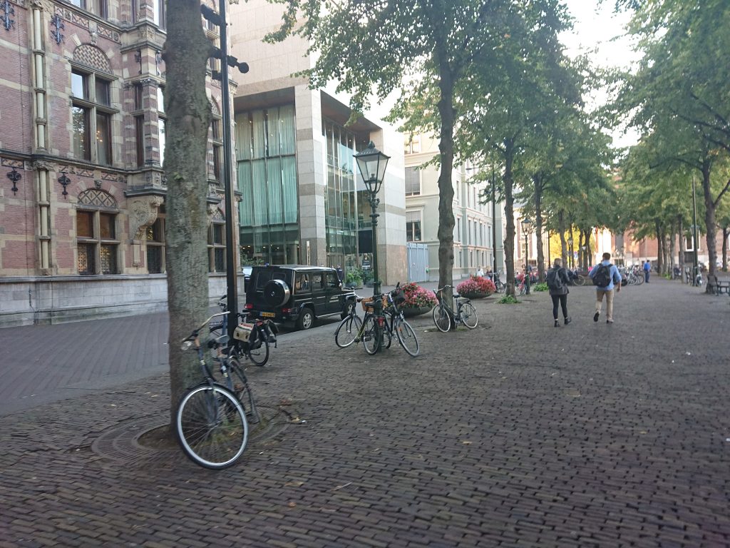 4. Het Plein