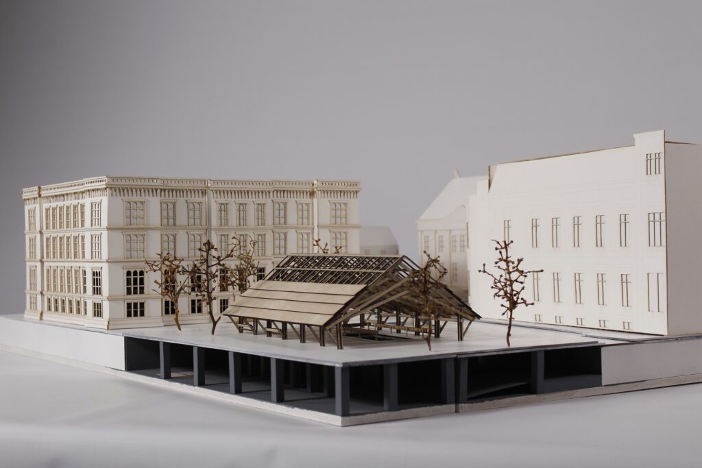 Centraal Punt & Tentoonstelling: A Space of Reflection
